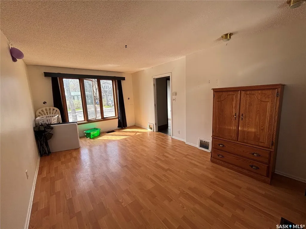 161 Halifax Street N Regina SK S4R 2W5