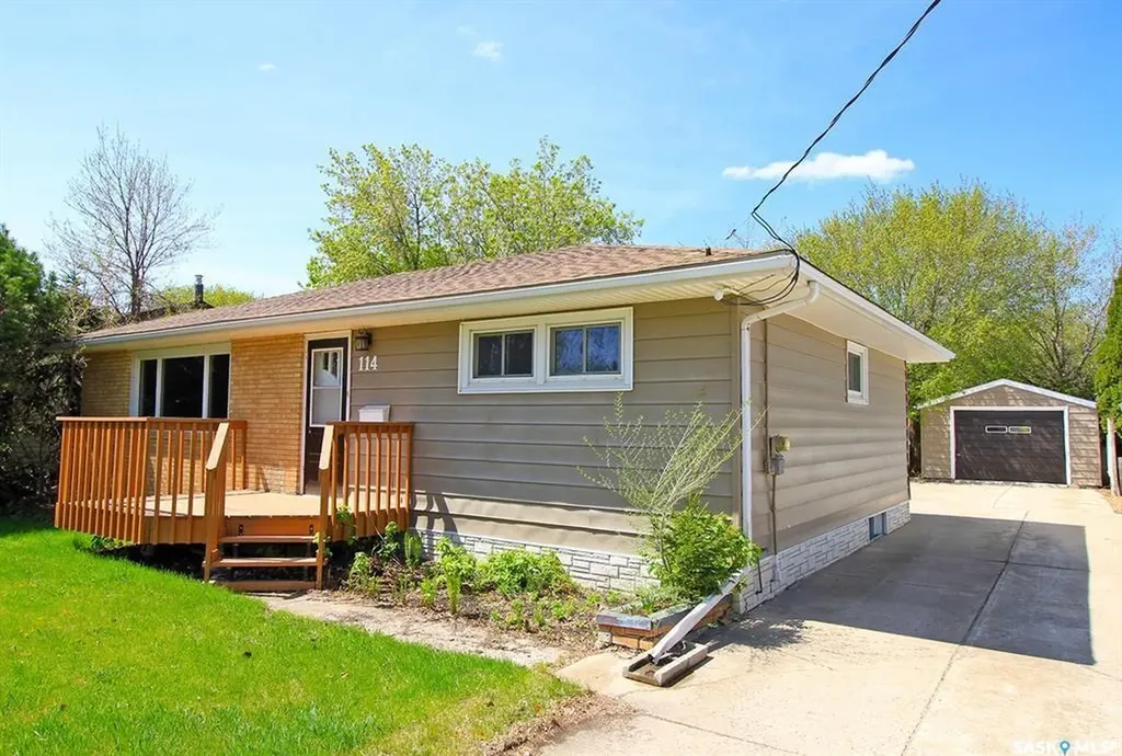114 Gladstone Avenue S Yorkton SK S3N 2B5