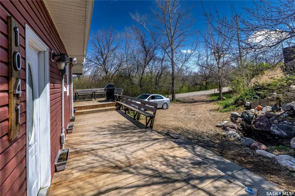 1041 Tatanka Drive South Lake SK S0H 0R0