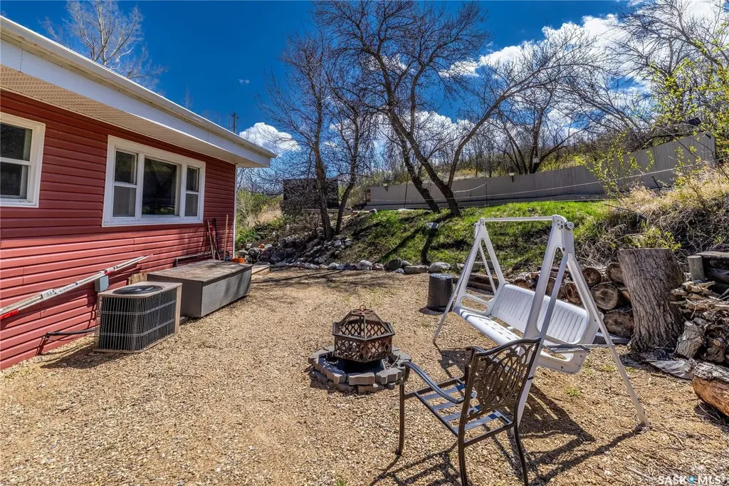 1041 Tatanka Drive South Lake SK S0H 0R0