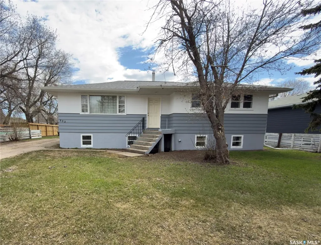 233 23rd Street W Prince Albert SK S6V 4L7
