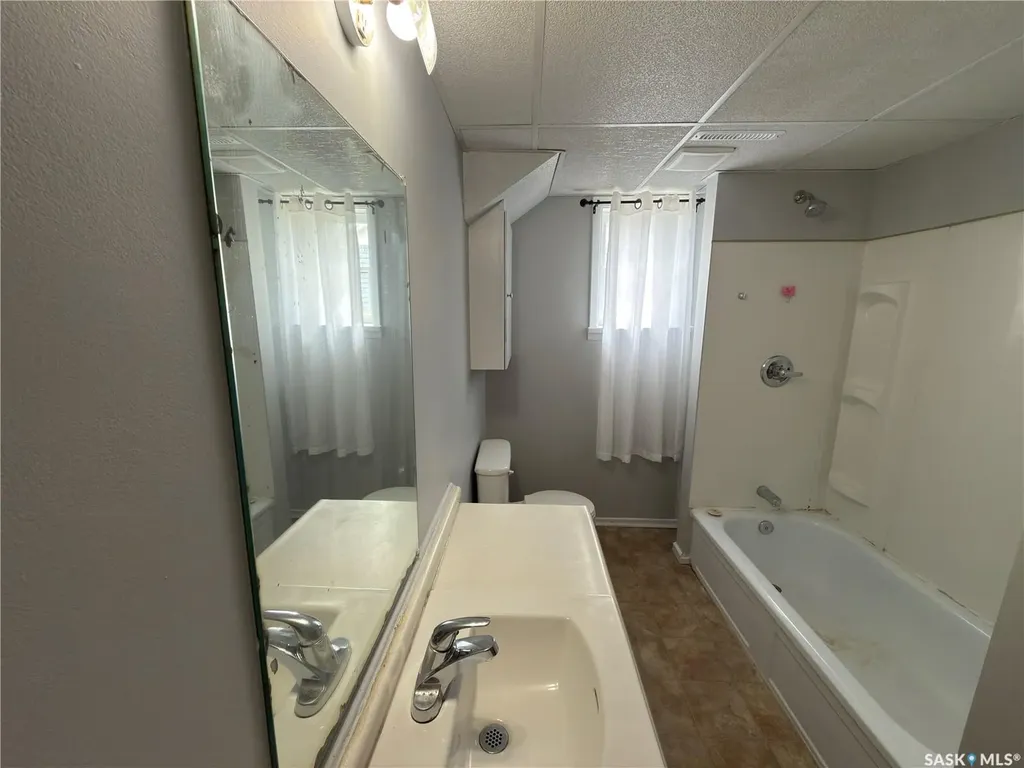 233 23rd Street W Prince Albert SK S6V 4L7