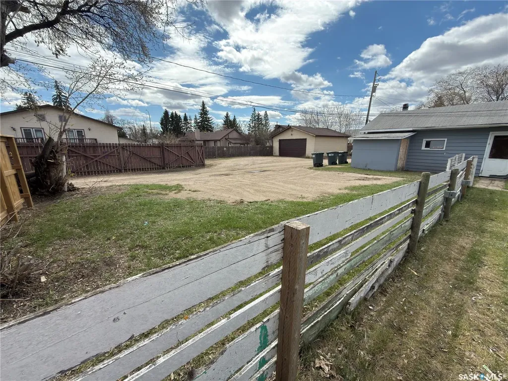 233 23rd Street W Prince Albert SK S6V 4L7