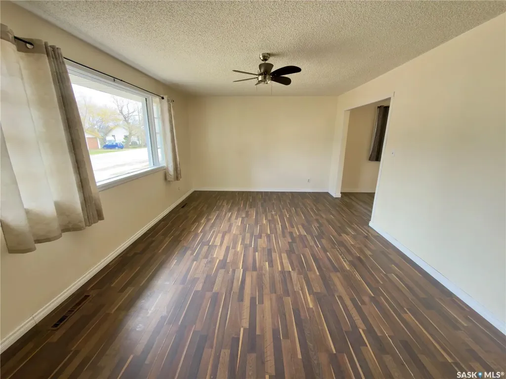 233 23rd Street W Prince Albert SK S6V 4L7