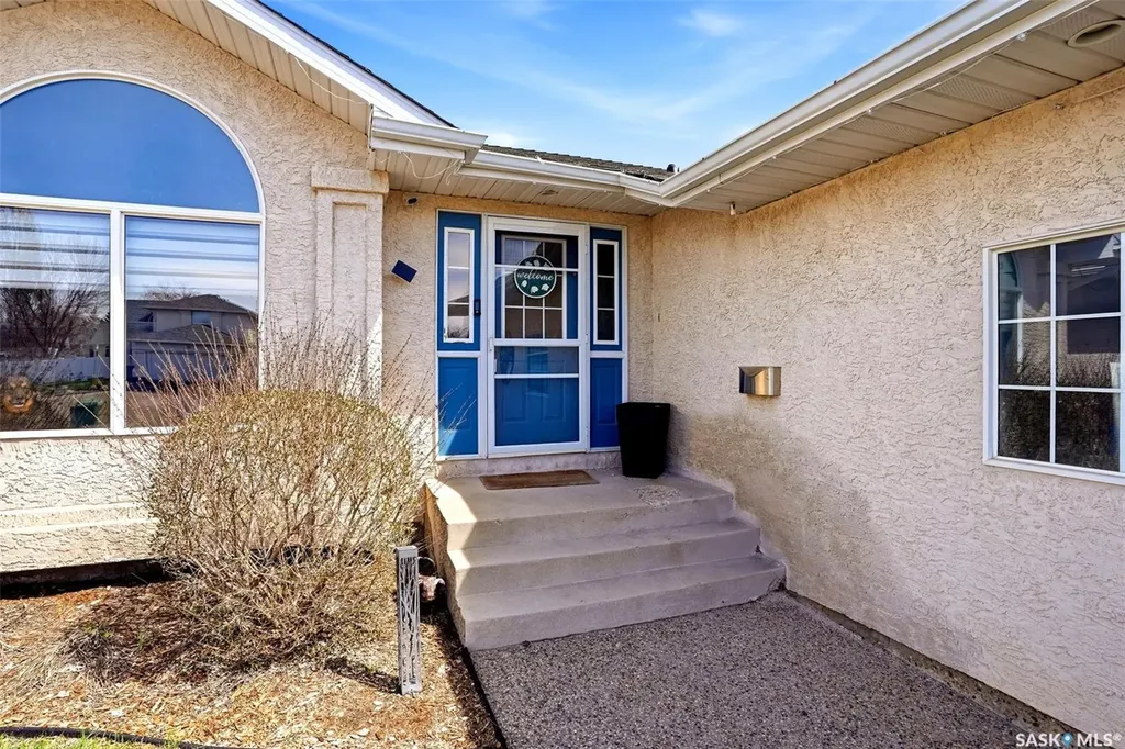 1248 Boehm Bay N Regina SK S4X 4M2