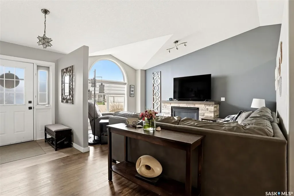1248 Boehm Bay N Regina SK S4X 4M2