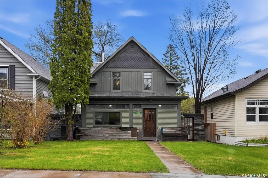 316 E Avenue N Saskatoon SK S7L 1R8
