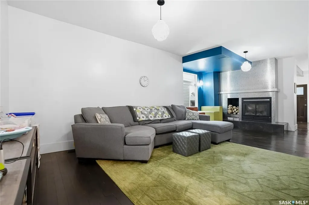 316 E Avenue N Saskatoon SK S7L 1R8