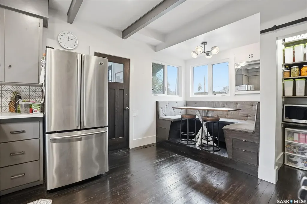 316 E Avenue N Saskatoon SK S7L 1R8
