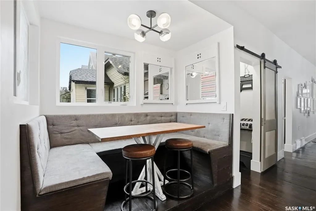 316 E Avenue N Saskatoon SK S7L 1R8