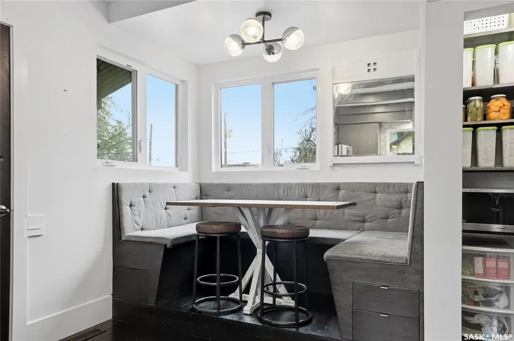 316 E Avenue N Saskatoon SK S7L 1R8