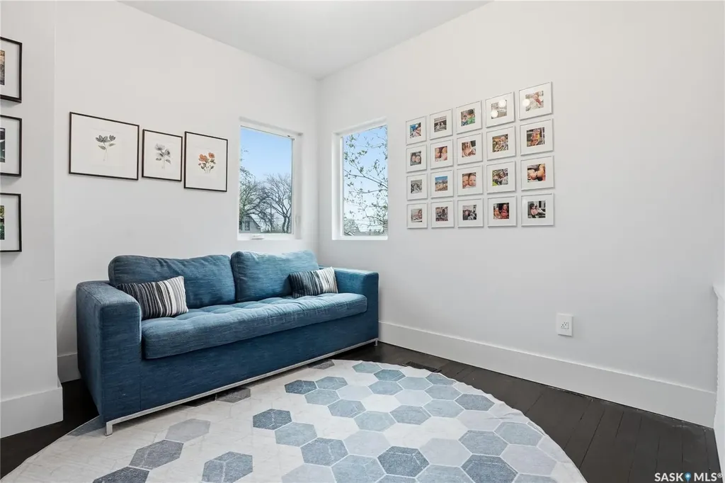 316 E Avenue N Saskatoon SK S7L 1R8