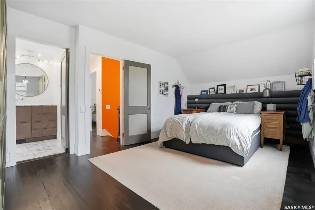 316 E Avenue N Saskatoon SK S7L 1R8