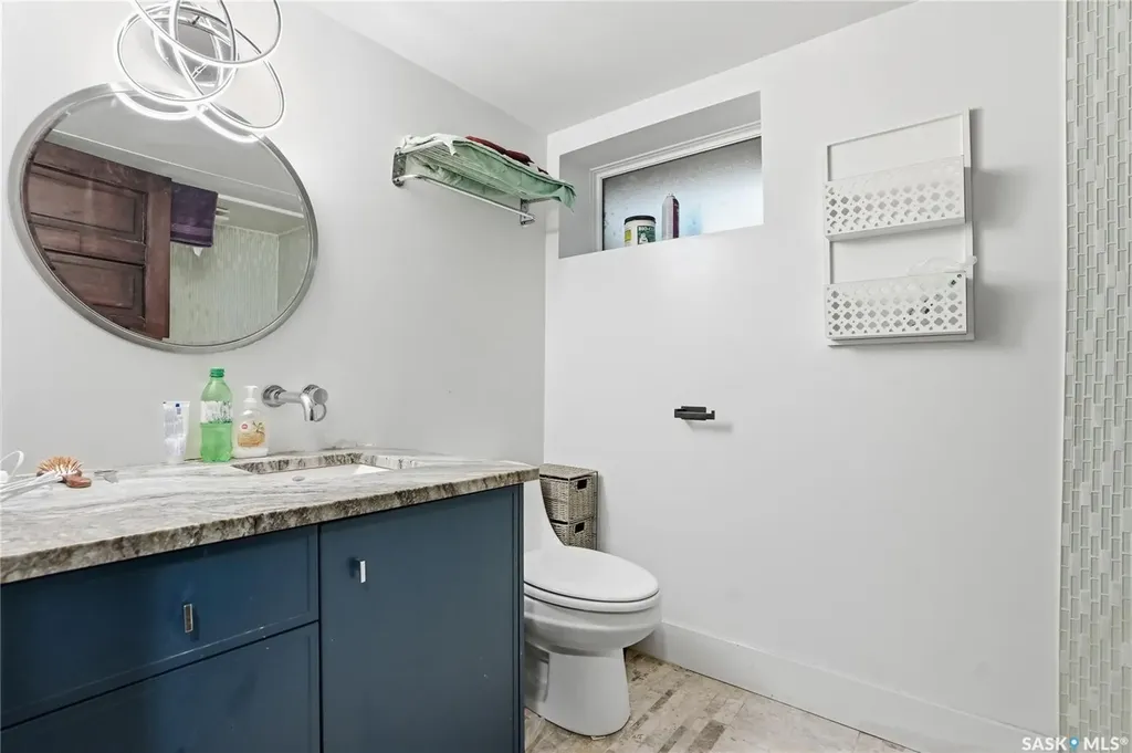 316 E Avenue N Saskatoon SK S7L 1R8