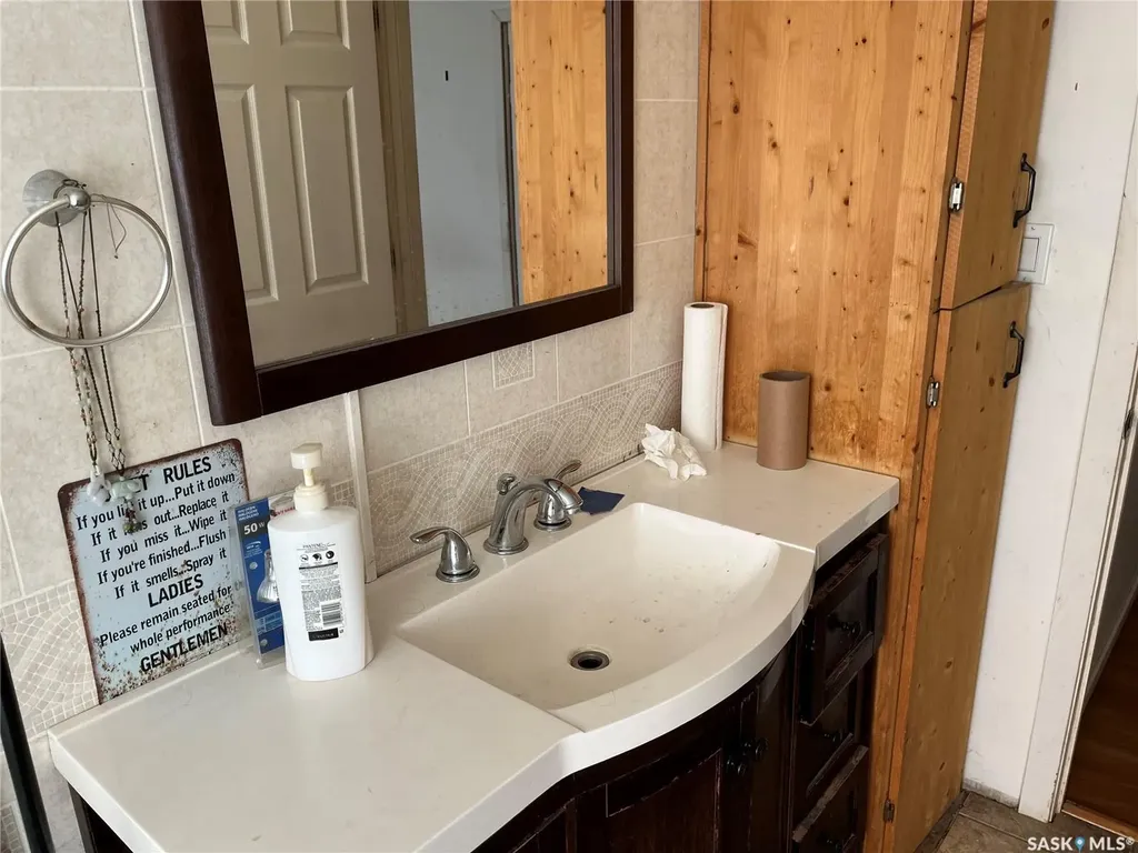 5009 8th Avenue Regina SK S4T 0W4