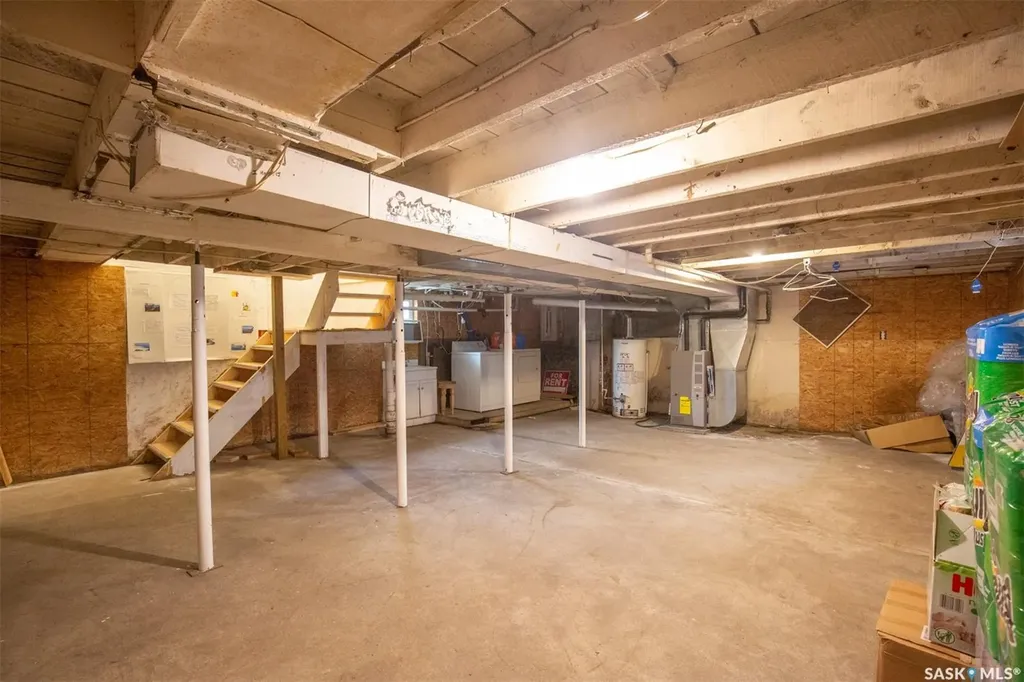 66 Athabasca Street W Moose Jaw SK S6H 2B5