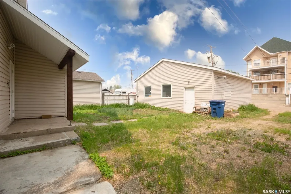 66 Athabasca Street W Moose Jaw SK S6H 2B5