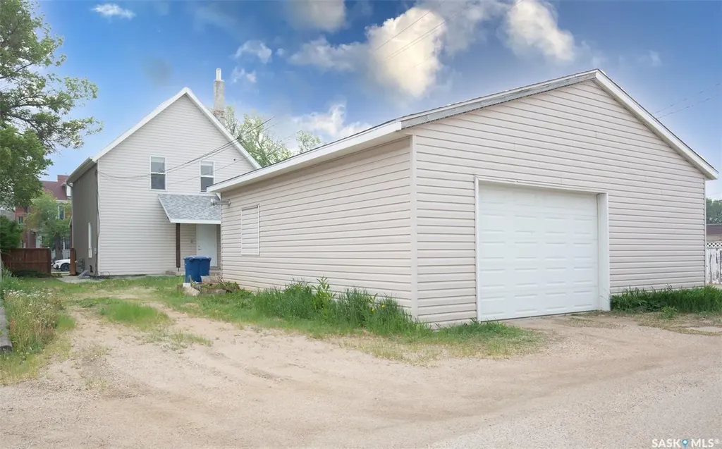 66 Athabasca Street W Moose Jaw SK S6H 2B5