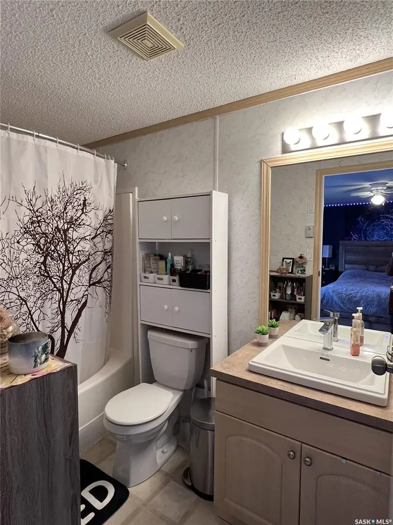 514 6th Avenue E Meadow Lake SK S9X 1J3
