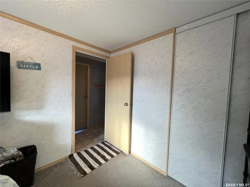 514 6th Avenue E Meadow Lake SK S9X 1J3