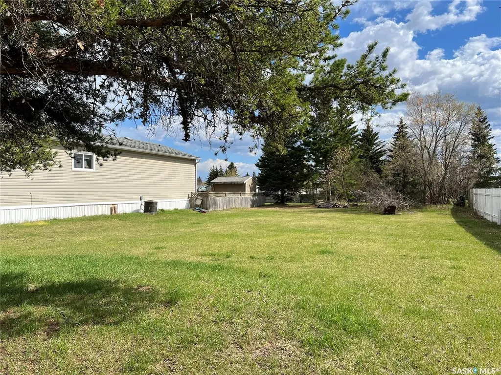 514 6th Avenue E Meadow Lake SK S9X 1J3