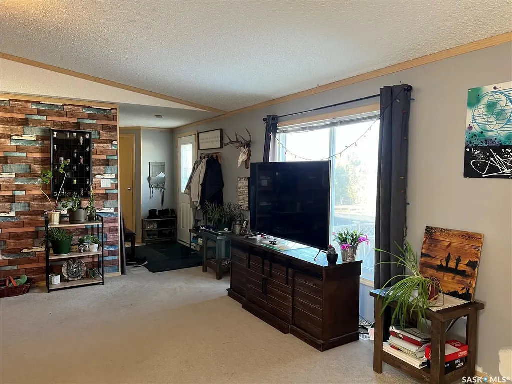 514 6th Avenue E Meadow Lake SK S9X 1J3