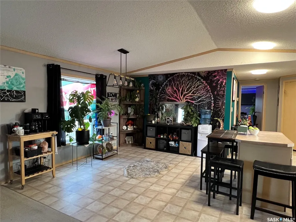 514 6th Avenue E Meadow Lake SK S9X 1J3