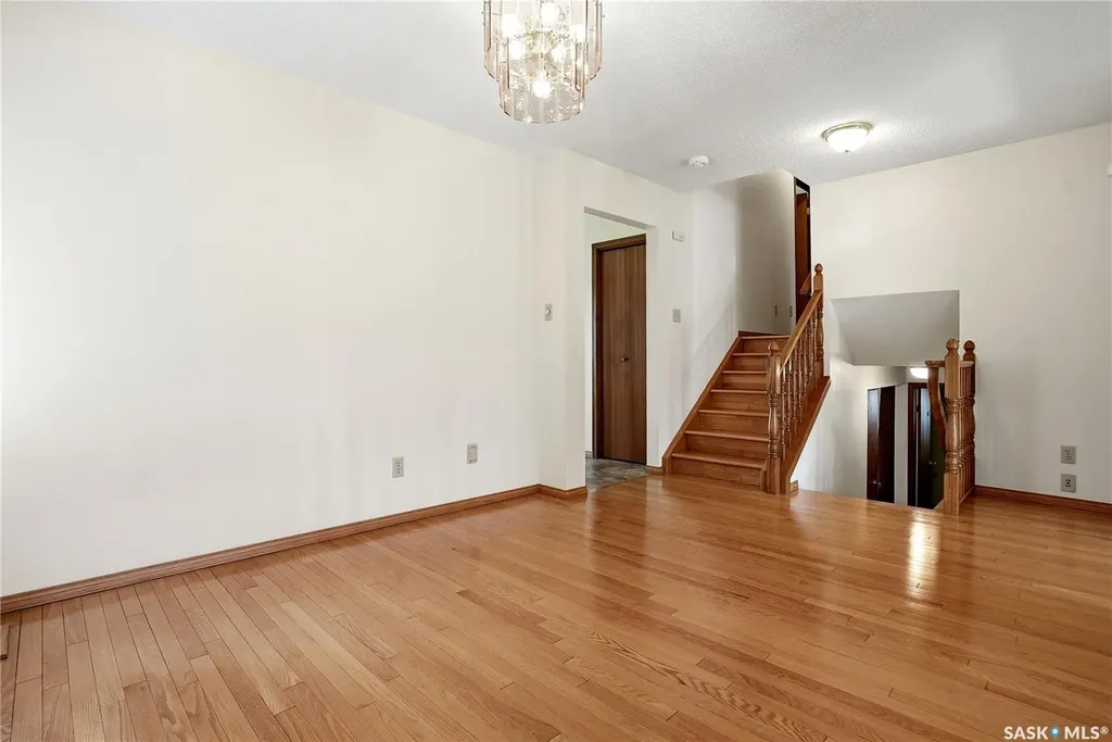 227 Flavelle Crescent Saskatoon SK S7L 6L1