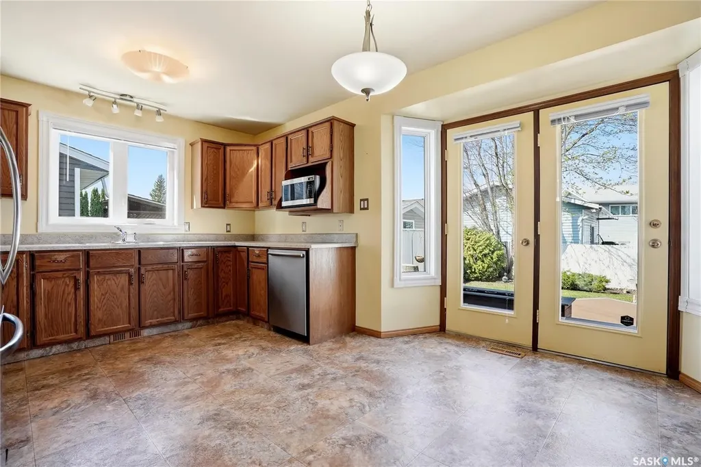 227 Flavelle Crescent Saskatoon SK S7L 6L1