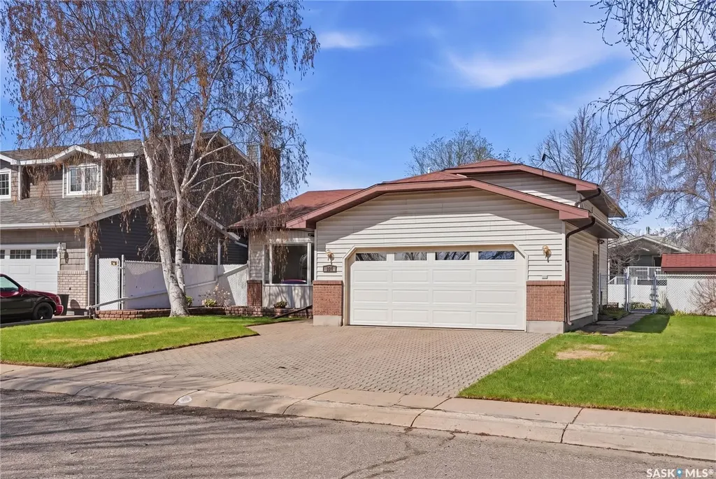 227 Flavelle Crescent Saskatoon SK S7L 6L1