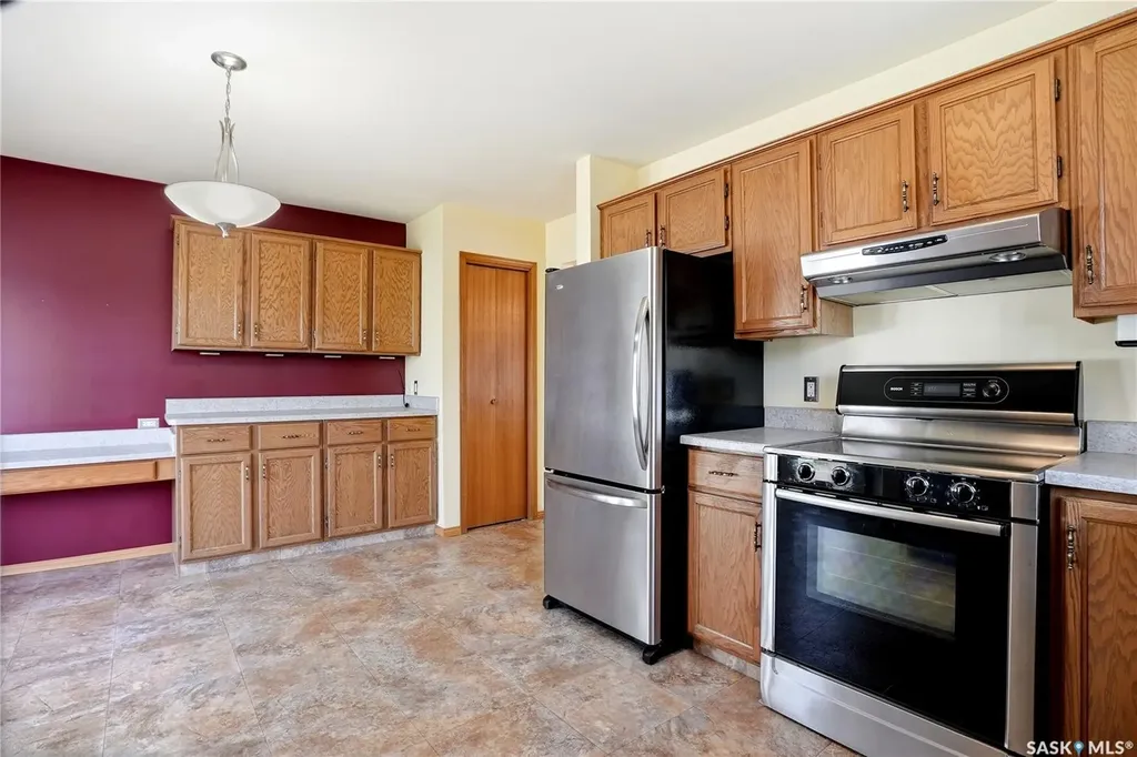 227 Flavelle Crescent Saskatoon SK S7L 6L1