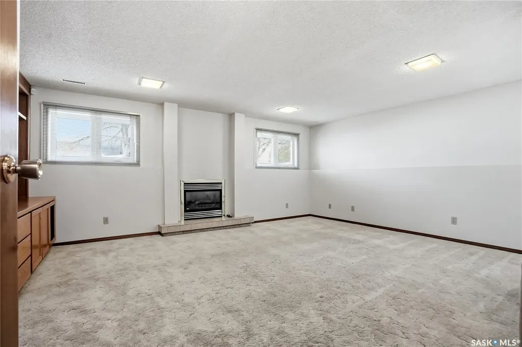 227 Flavelle Crescent Saskatoon SK S7L 6L1