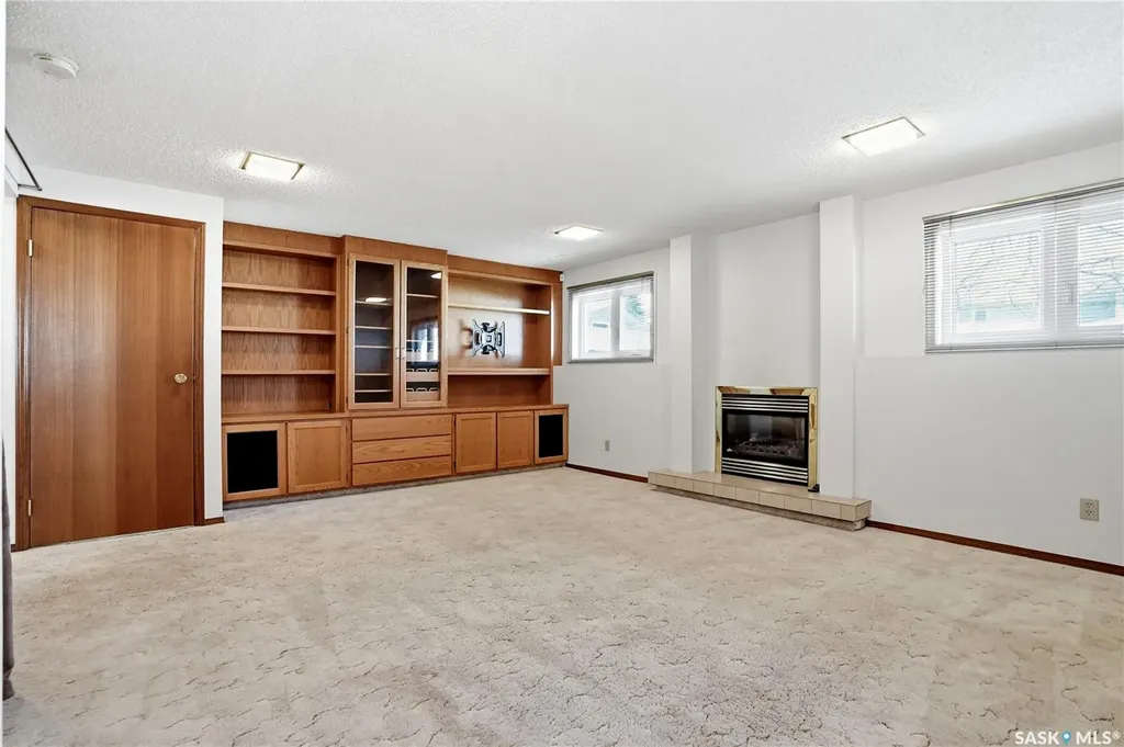 227 Flavelle Crescent Saskatoon SK S7L 6L1