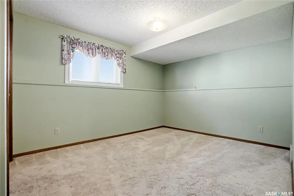 227 Flavelle Crescent Saskatoon SK S7L 6L1