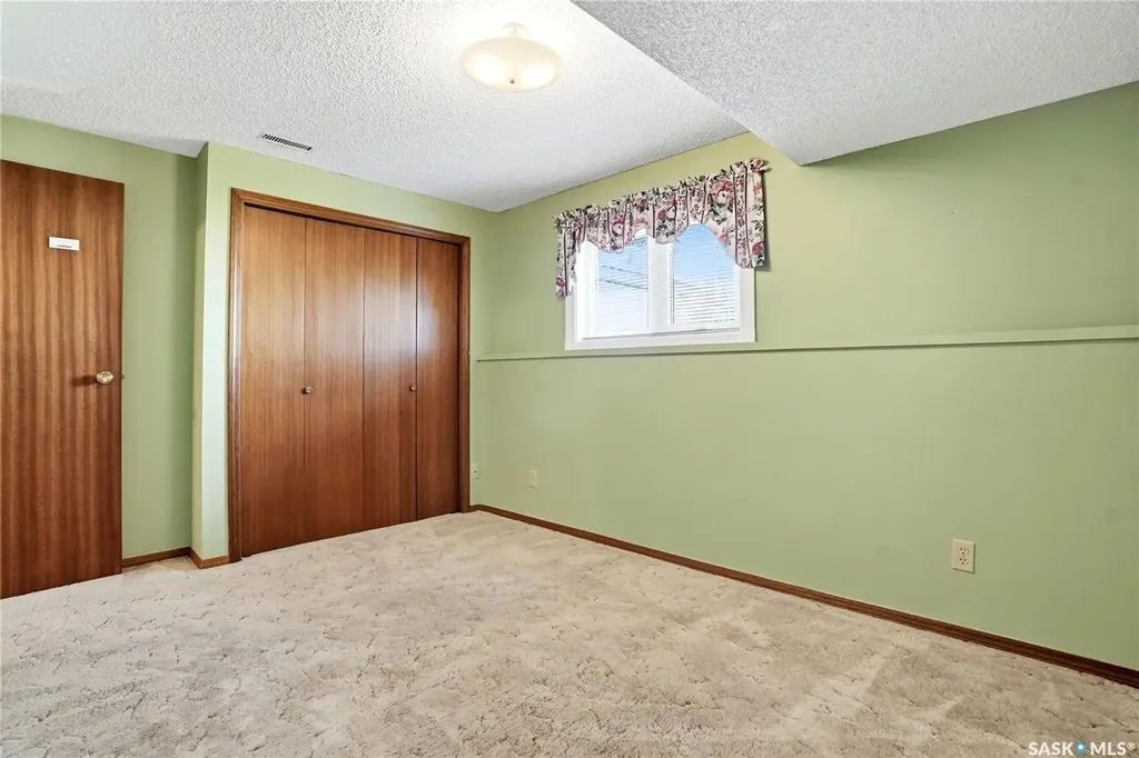 227 Flavelle Crescent Saskatoon SK S7L 6L1