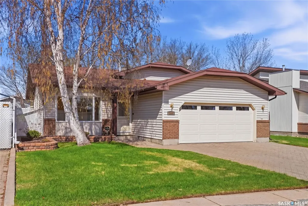 227 Flavelle Crescent Saskatoon SK S7L 6L1