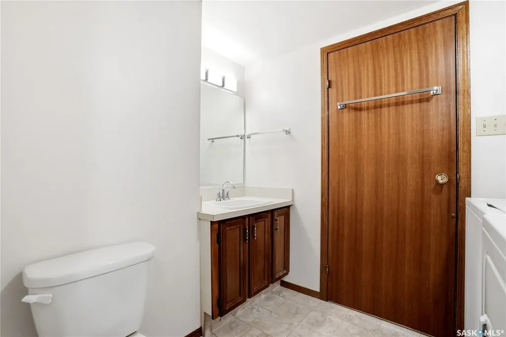 227 Flavelle Crescent Saskatoon SK S7L 6L1
