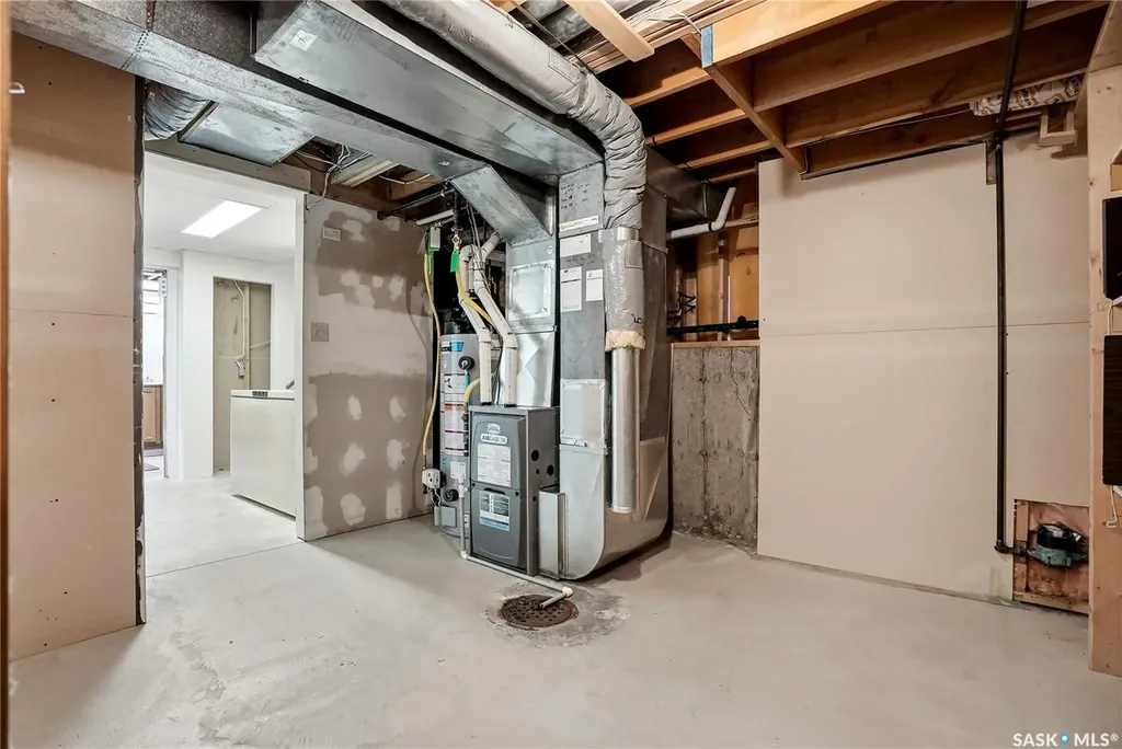 227 Flavelle Crescent Saskatoon SK S7L 6L1