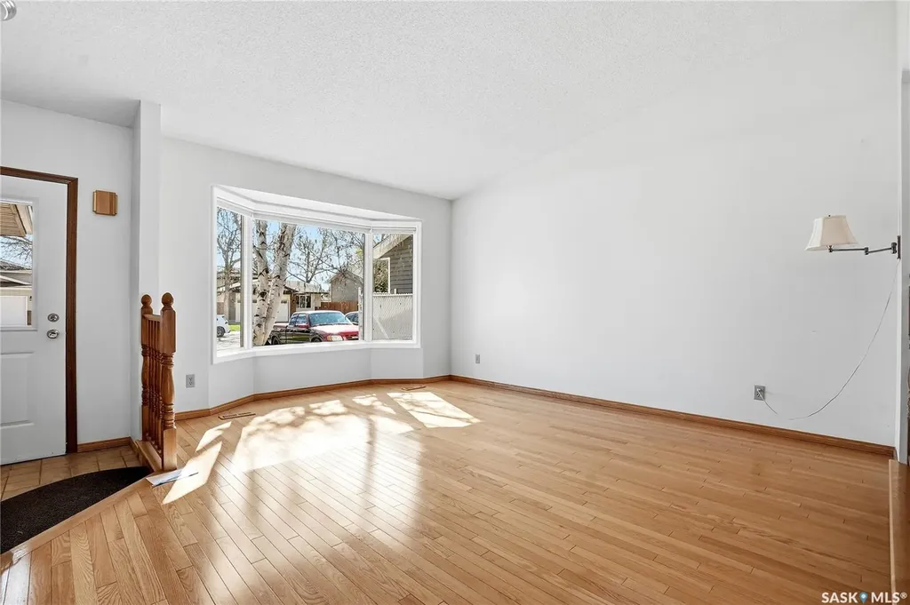 227 Flavelle Crescent Saskatoon SK S7L 6L1