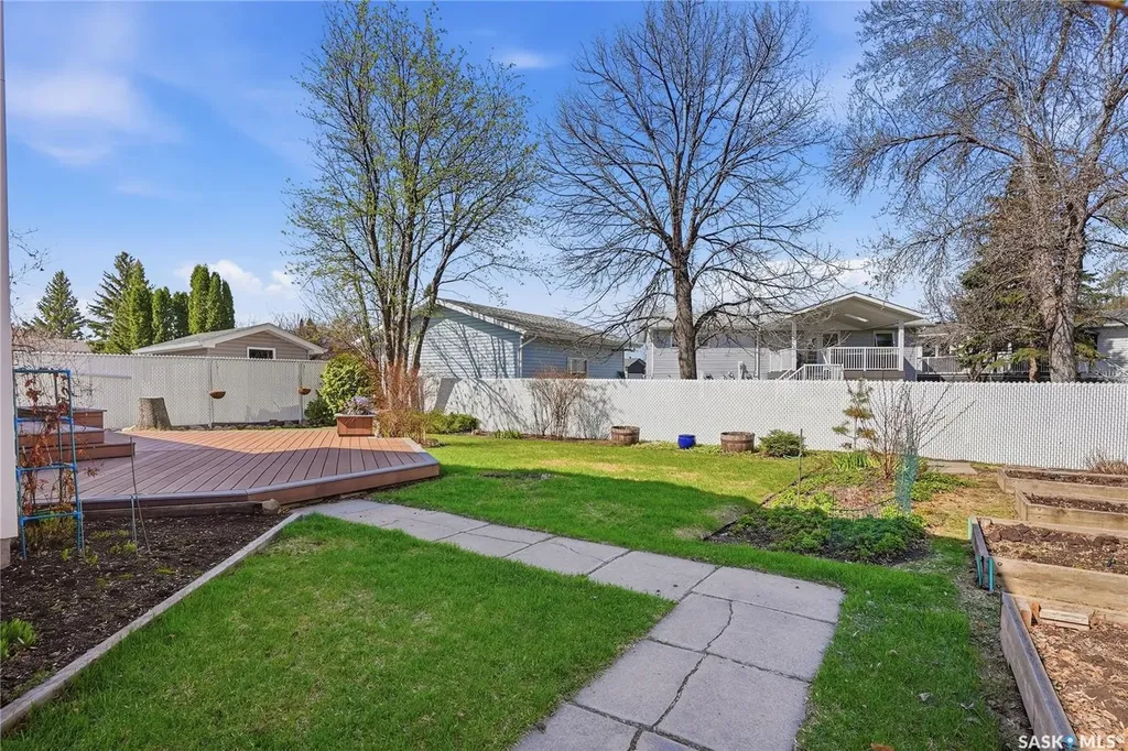 227 Flavelle Crescent Saskatoon SK S7L 6L1