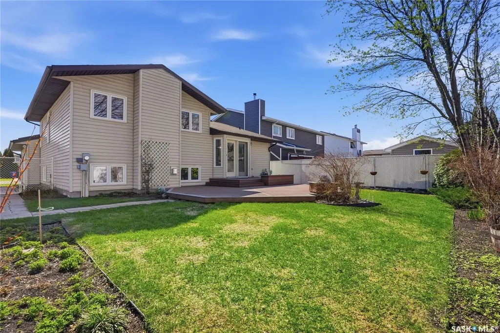 227 Flavelle Crescent Saskatoon SK S7L 6L1