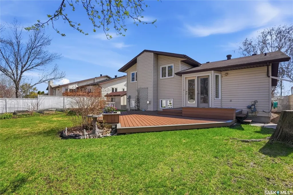 227 Flavelle Crescent Saskatoon SK S7L 6L1
