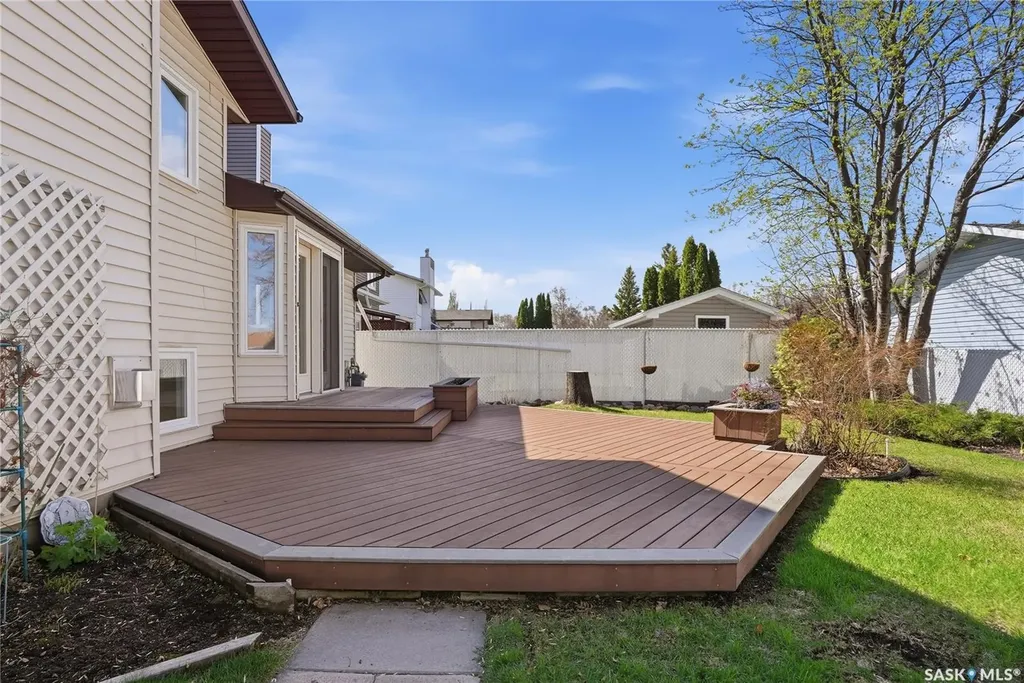227 Flavelle Crescent Saskatoon SK S7L 6L1