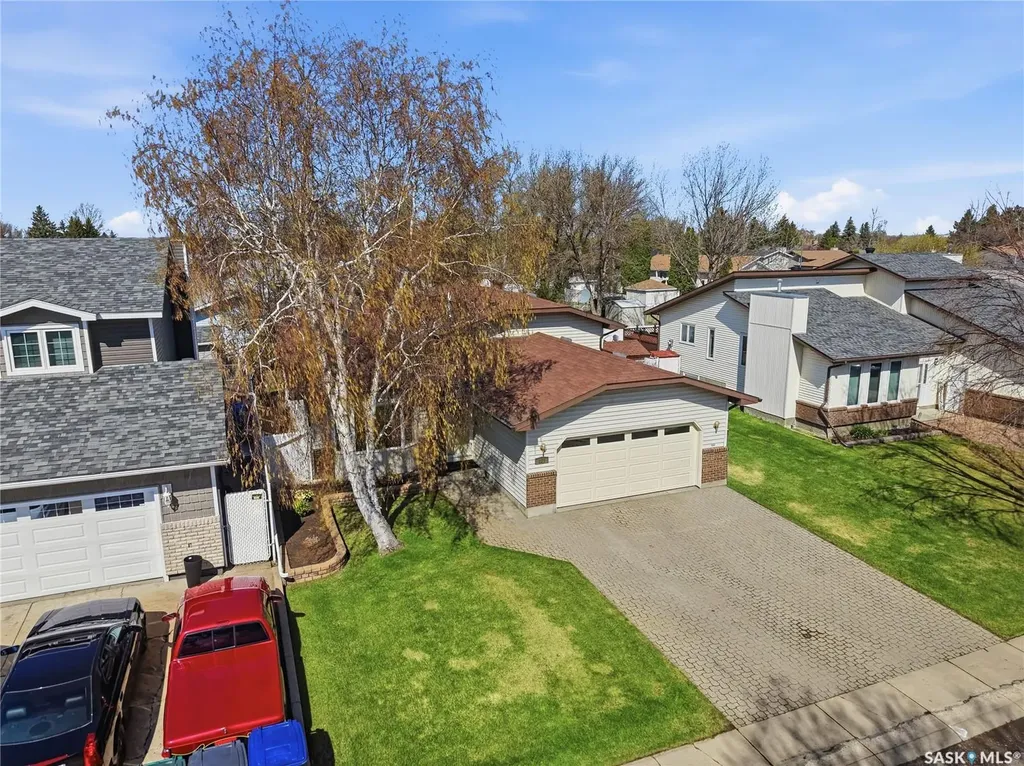 227 Flavelle Crescent Saskatoon SK S7L 6L1
