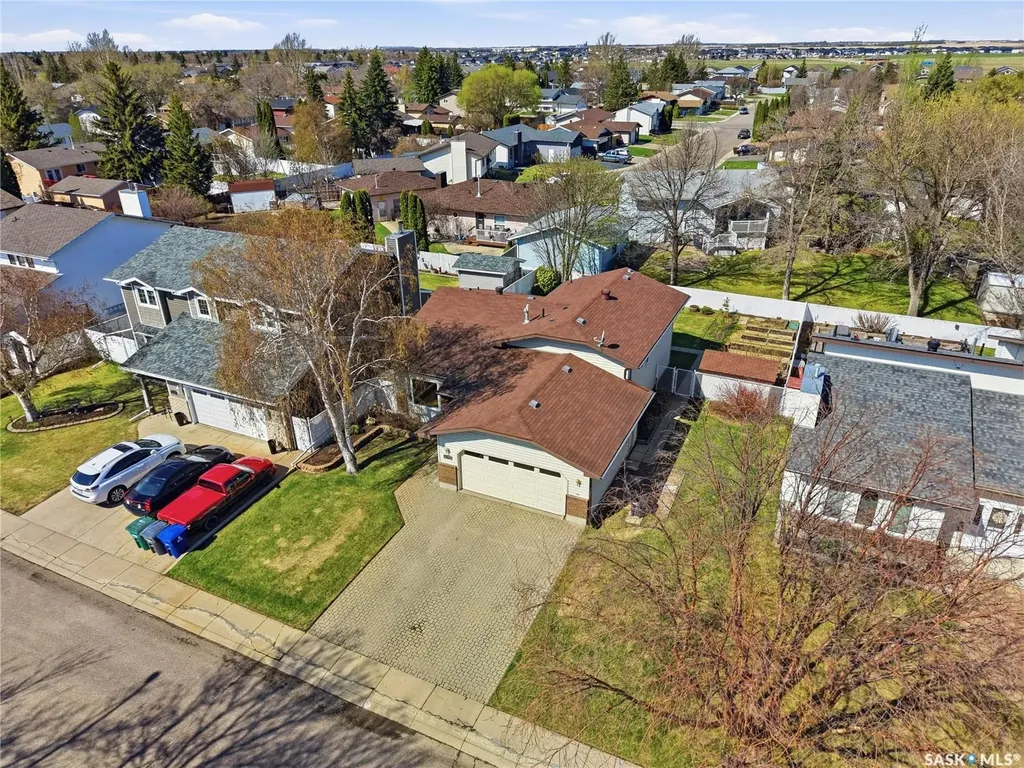 227 Flavelle Crescent Saskatoon SK S7L 6L1