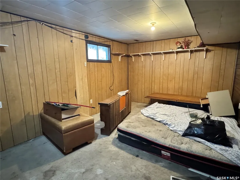 102 1st Avenue Landis SK S0K 2K0
