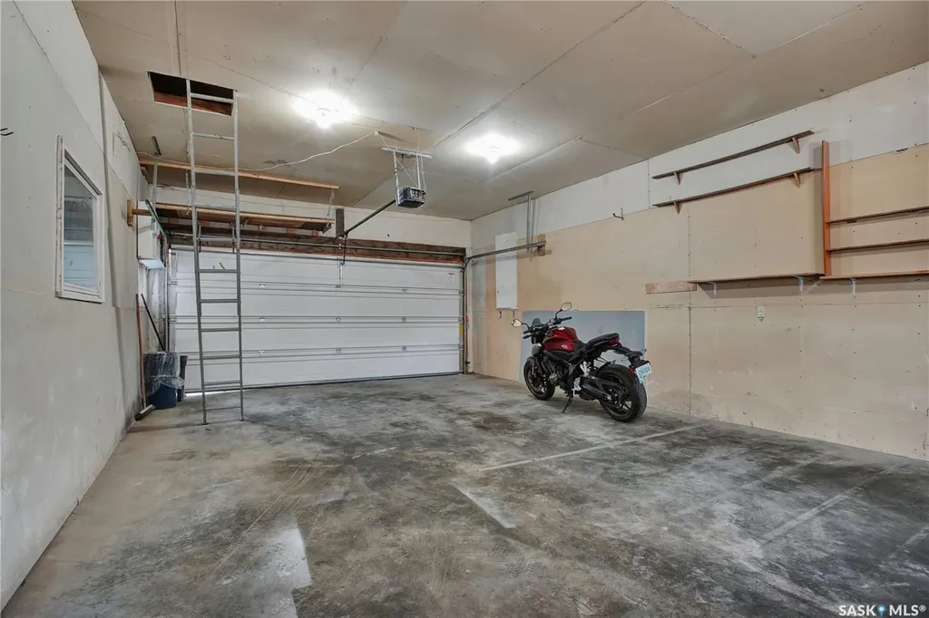 82 2nd Street Osler SK S0K 3A0