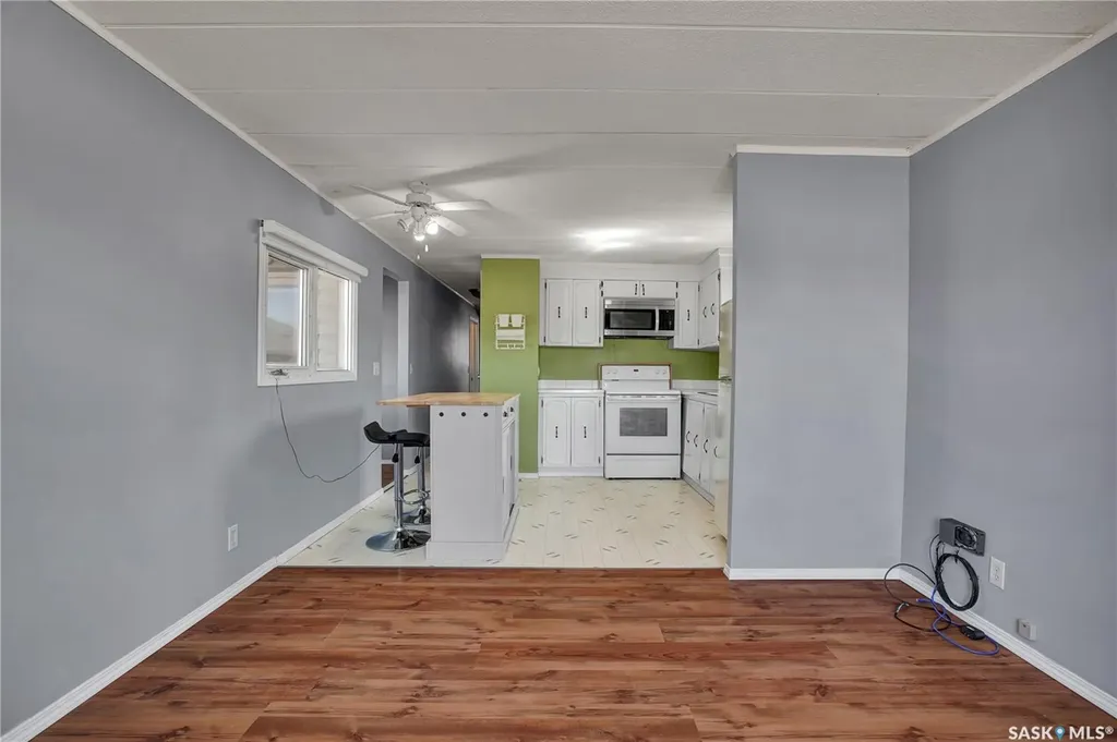 82 2nd Street Osler SK S0K 3A0