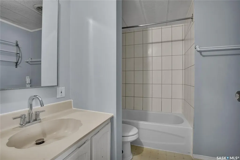 82 2nd Street Osler SK S0K 3A0