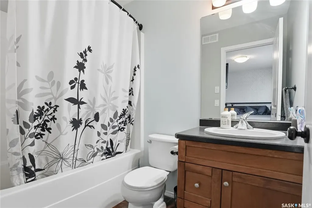 232 Enns Crescent Martensville SK S0K 0A2